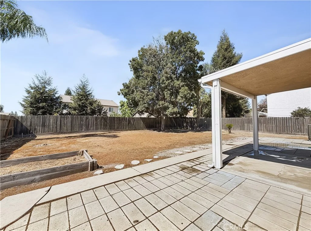 3233 S Virmargo Court, Visalia, CA 93292