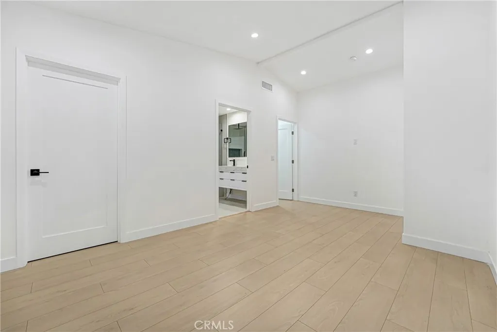 Additional image 13 of 18216 Hartland Street, Reseda, CA 91335