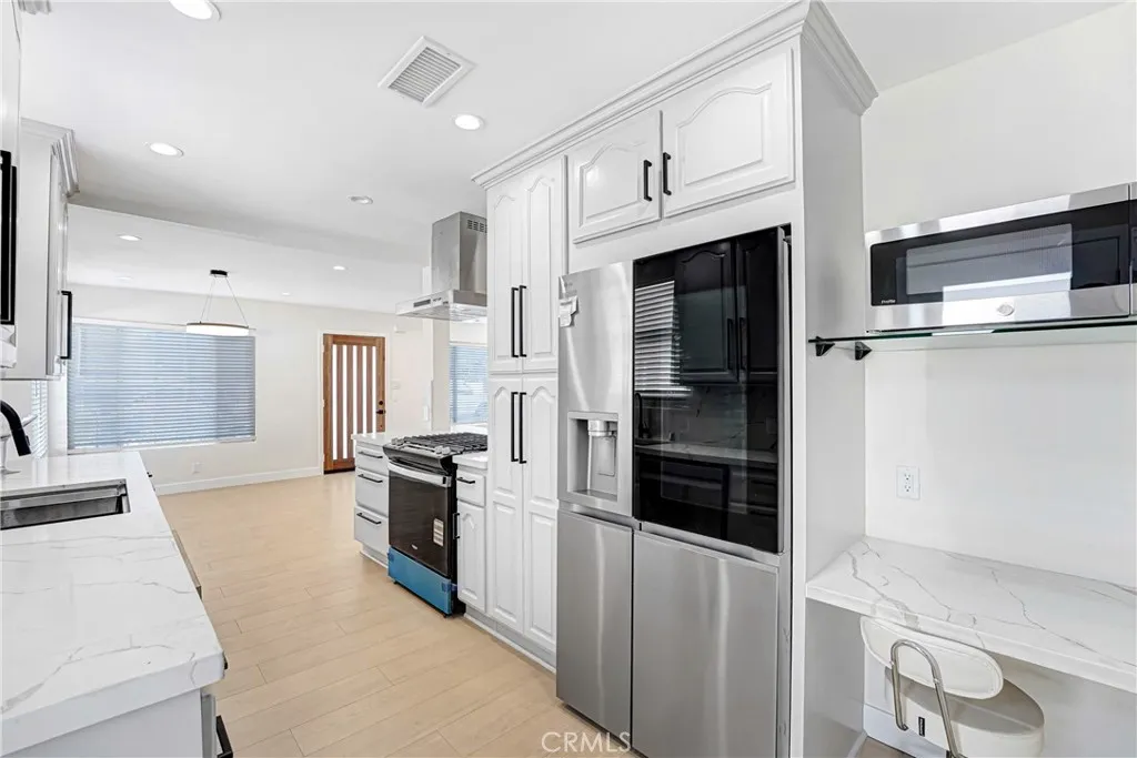 Additional image 9 of 18216 Hartland Street, Reseda, CA 91335