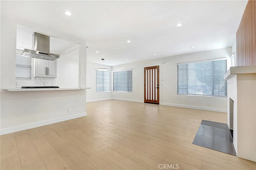 Additional image 5 of 18216 Hartland Street, Reseda, CA 91335