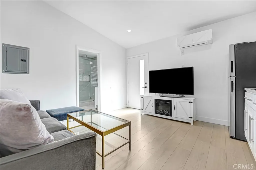 Additional image 30 of 18216 Hartland Street, Reseda, CA 91335