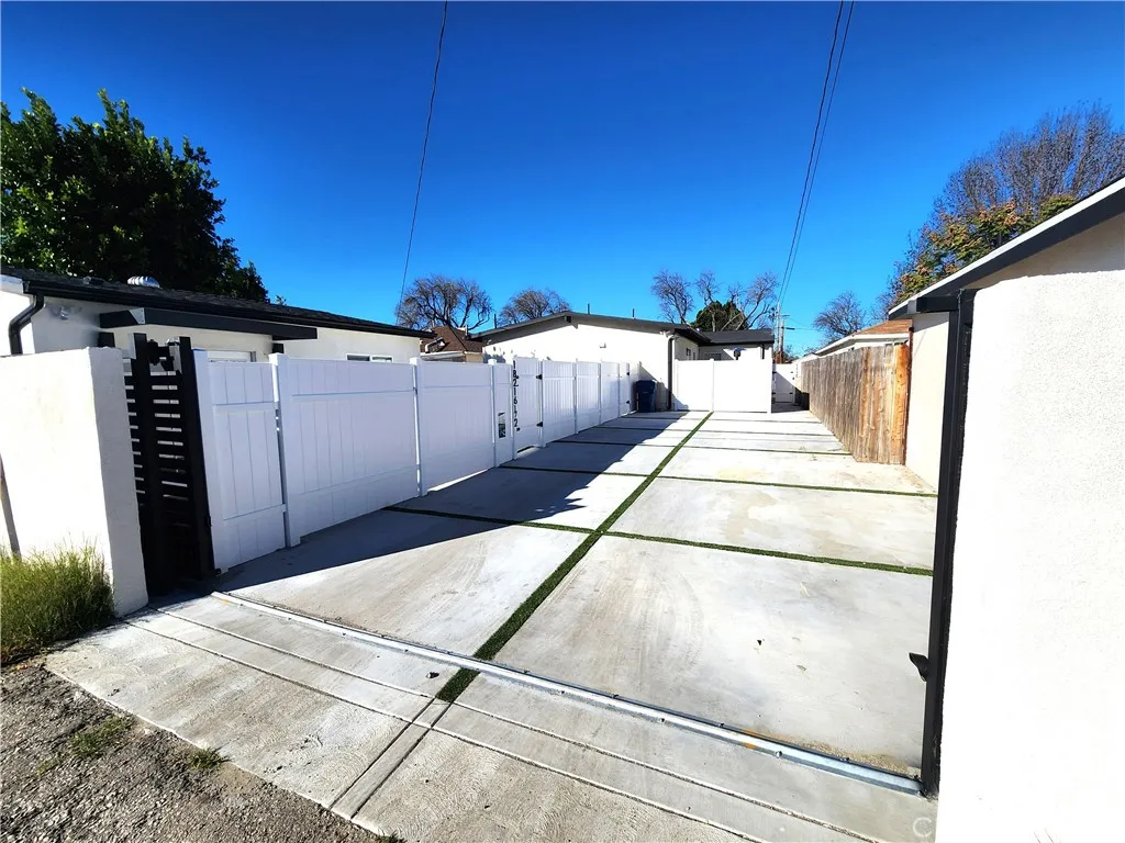 Additional image 32 of 18216 Hartland Street, Reseda, CA 91335