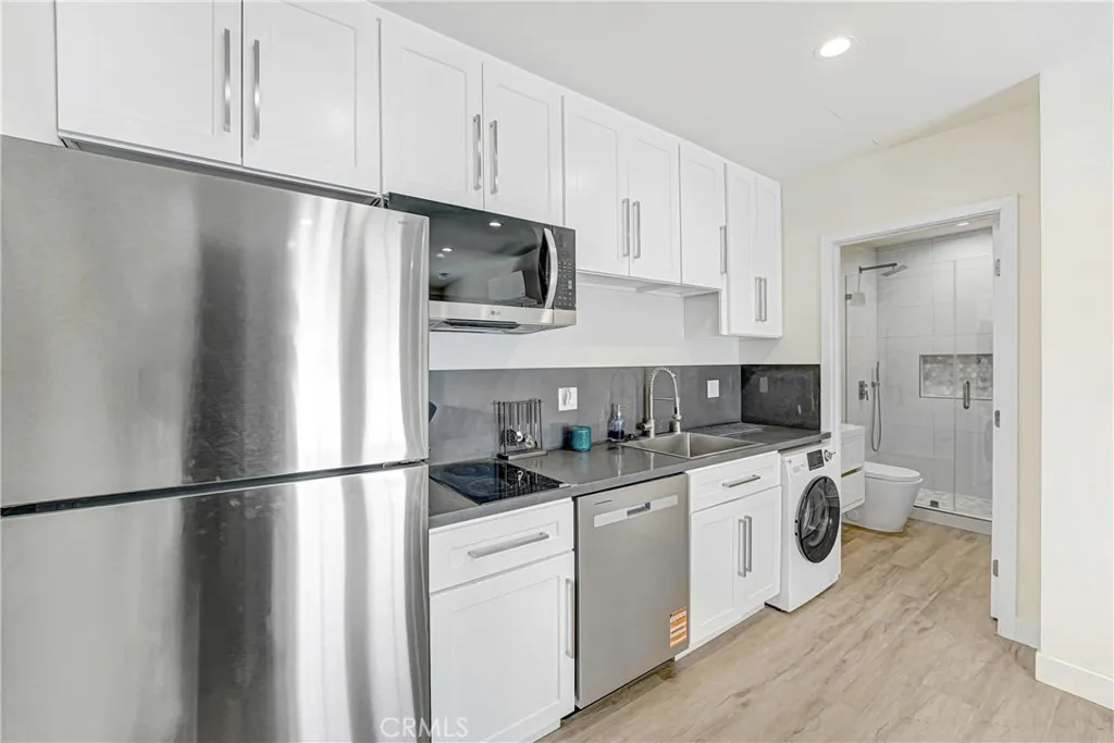 Additional image 55 of 18216 Hartland Street, Reseda, CA 91335