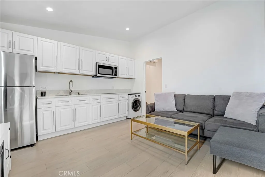 Additional image 60 of 18216 Hartland Street, Reseda, CA 91335