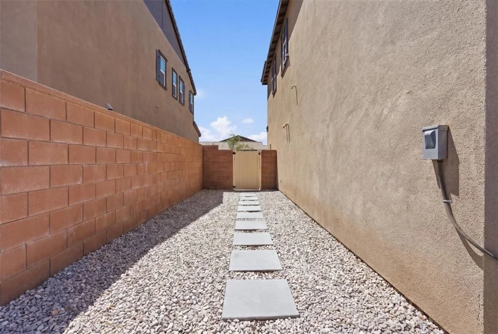 8873 Beacon Ave, Hesperia, CA 92344