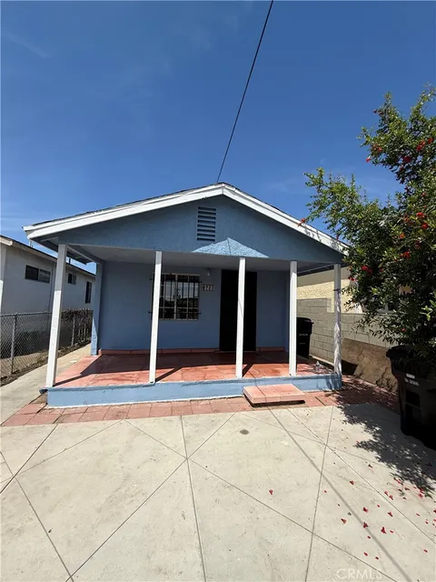 8711 Beach Street, Los Angeles, CA MLS: CV25107606