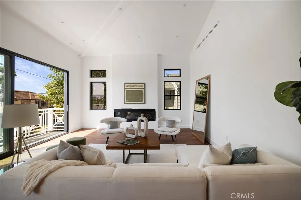 Additional image 14 of 2111 Clark Ln Unit A, Redondo Beach, CA 90278