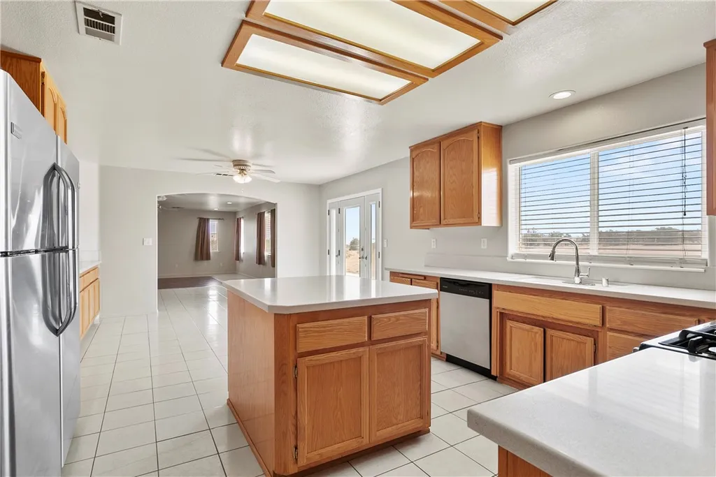 Additional image 10 of 8379 Beaver Ave, Phelan, CA 92371