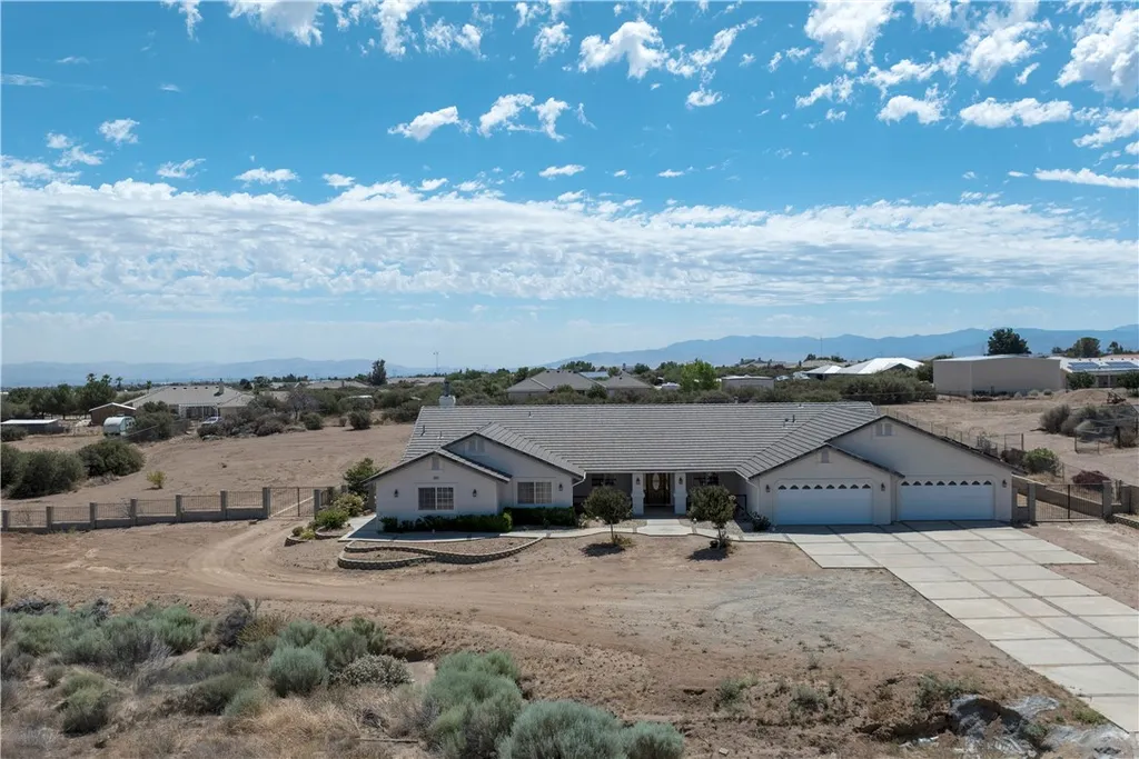 Additional image 32 of 8379 Beaver Ave, Phelan, CA 92371
