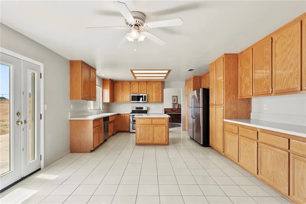 Additional image 12 of 8379 Beaver Ave, Phelan, CA 92371