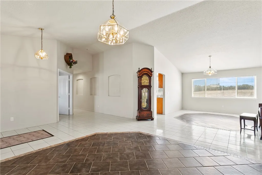 Additional image 7 of 8379 Beaver Ave, Phelan, CA 92371