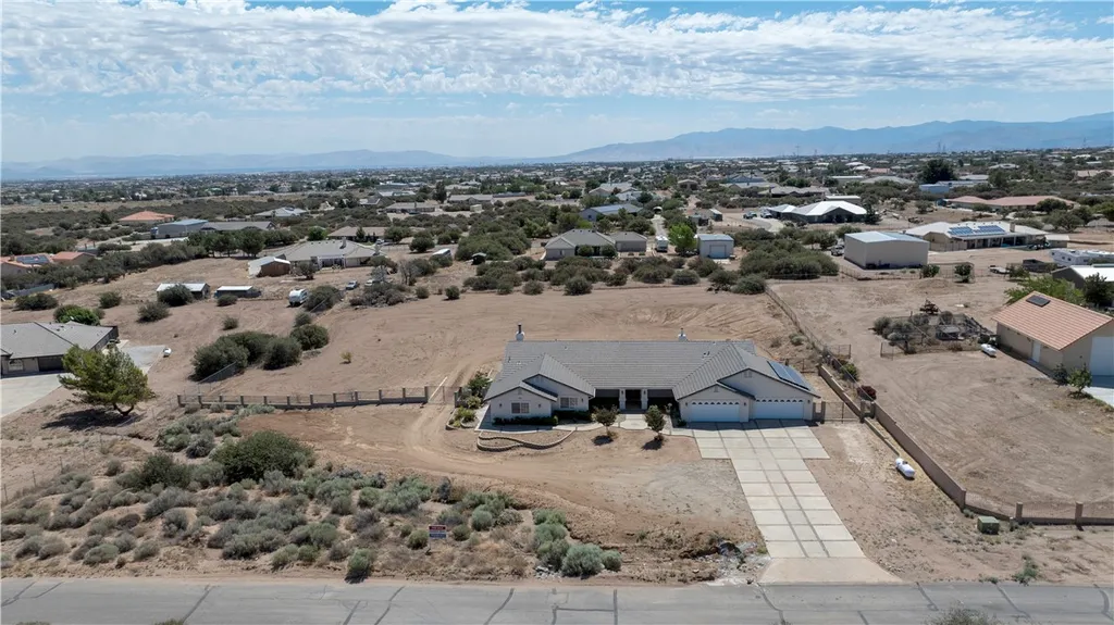 Additional image 33 of 8379 Beaver Ave, Phelan, CA 92371
