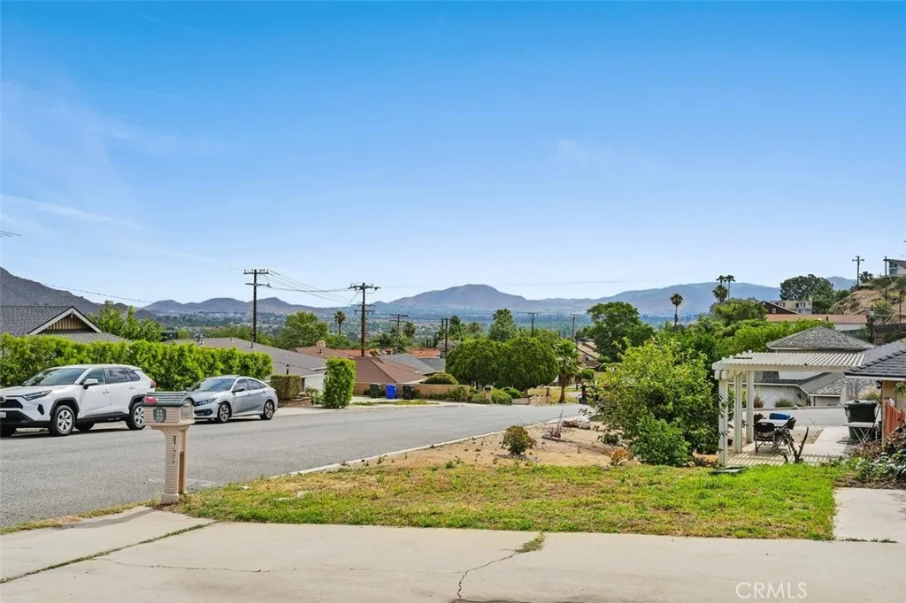 Additional image 3 of 6726 Avenue De Palma, Jurupa Valley, CA 92509