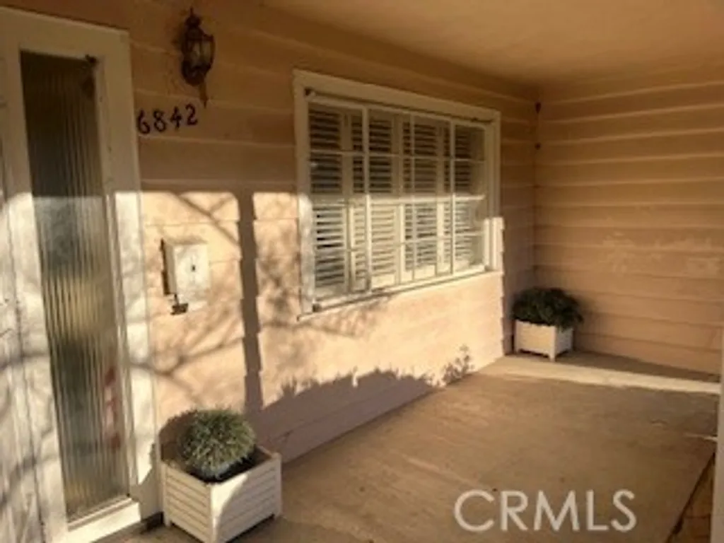 Additional image 3 of 6842 Chisholm Ave, Van Nuys, CA 91406