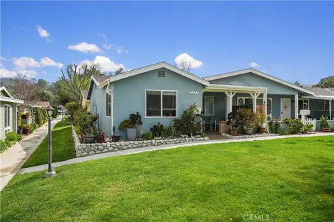 19221 Avenue Of The Oaks Unit A, Newhall, CA MLS: SR25097984