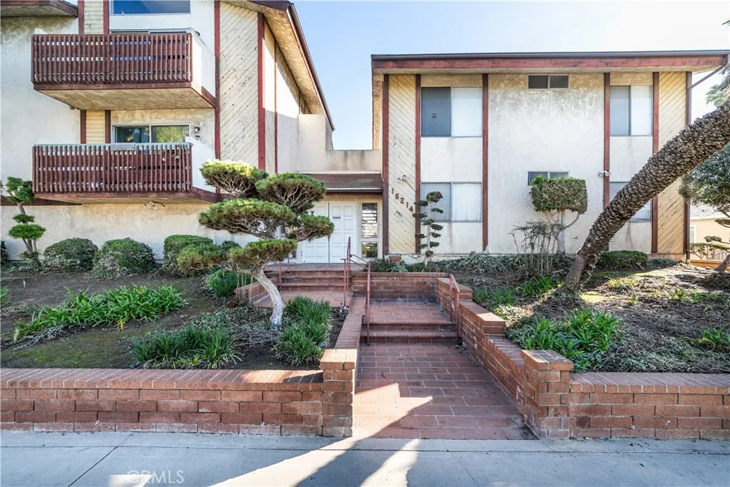 Additional image 3 of 15214 S Raymond Avenue Unit 111, Gardena, CA 90247