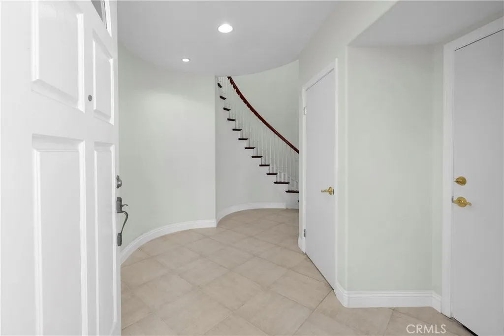 Additional image 4 of 9112 Playa Drive, Huntington Beach, CA 92646