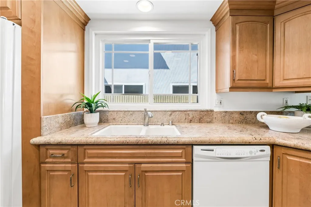 Additional image 8 of 16372 Redlands Ln, Huntington Beach, CA 92647