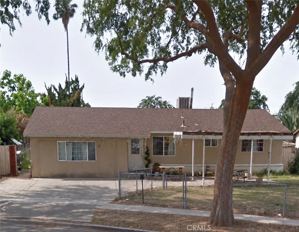 4686 E Woodward Ave, Fresno, CA 93702