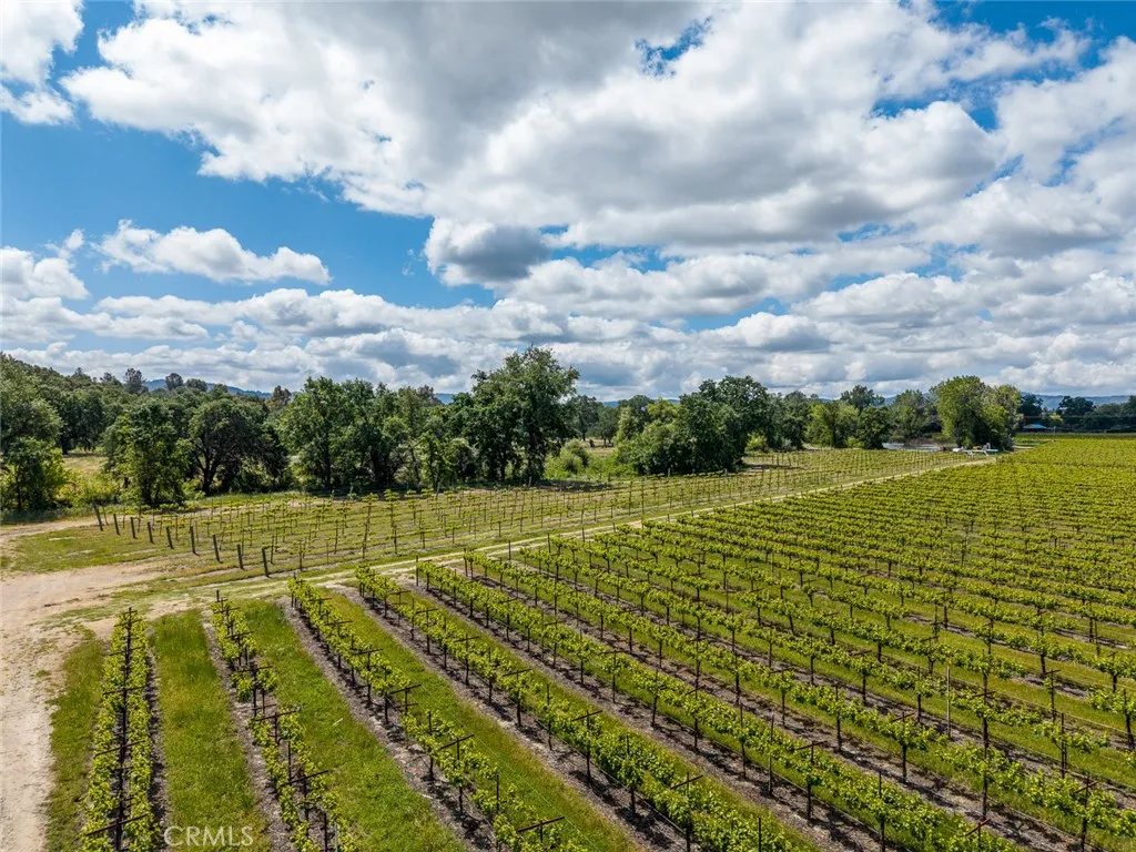 4500 Clark Dr, Kelseyville, CA 95451