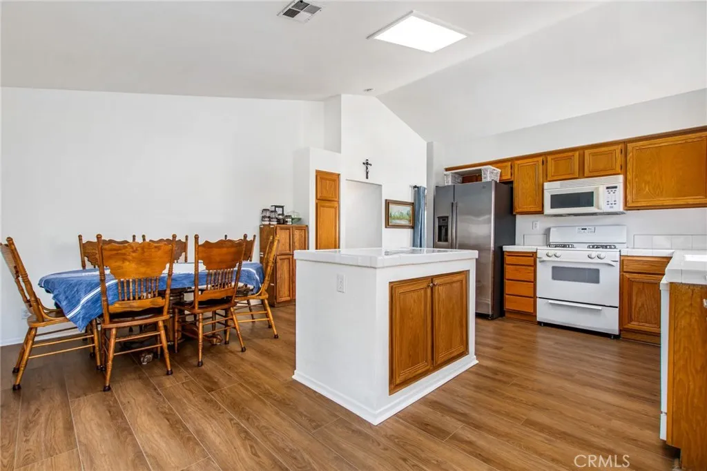 Additional image 16 of 19385 Stonewood Ln, Lake Elsinore, CA 92530