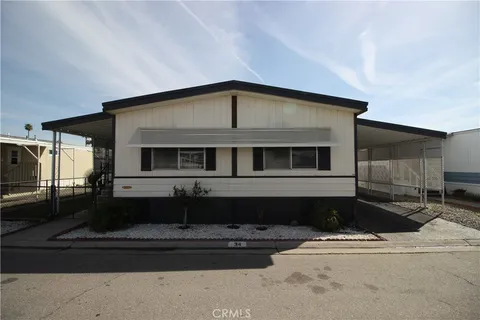 4401 Hughes Lane Unit 34, Bakersfield, CA 93304 - MLS#: OC25068352