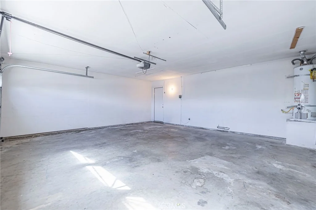 1111 Herzel Ave, Lancaster, CA 93535