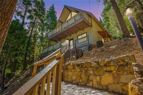875 Brentwood Drive, Lake Arrowhead, CA 92352 - MLS#: CV24127889