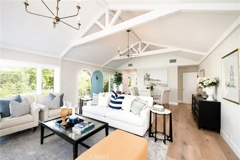 567 Flora Street, Laguna Beach, CA MLS: LG25091358