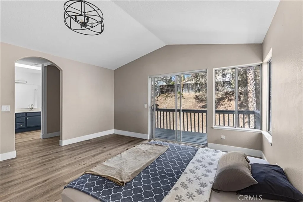 718 Saint Helena Dr, Corona, CA 92879