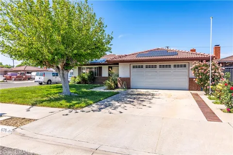 670 La Mancha Place, Hemet, CA MLS: SW25088343