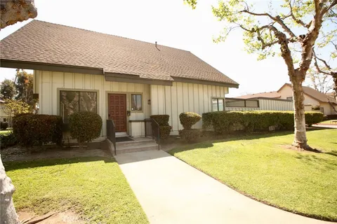 9936 Karmont Avenue, South Gate, CA MLS: PW25084706