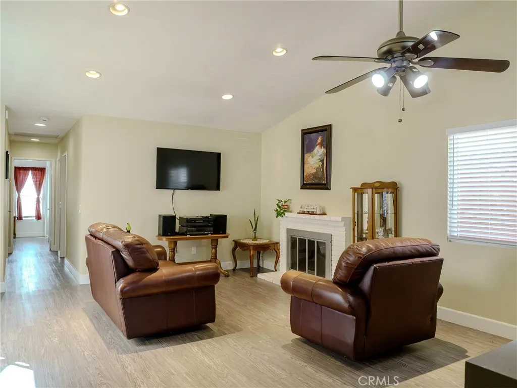 Additional image 4 of 11538 Larchwood Dr, Fontana, CA 92337