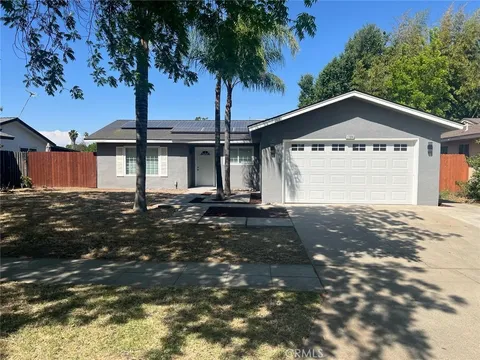 1704 E Los Altos Avenue, Fresno, CA MLS: MD25098493