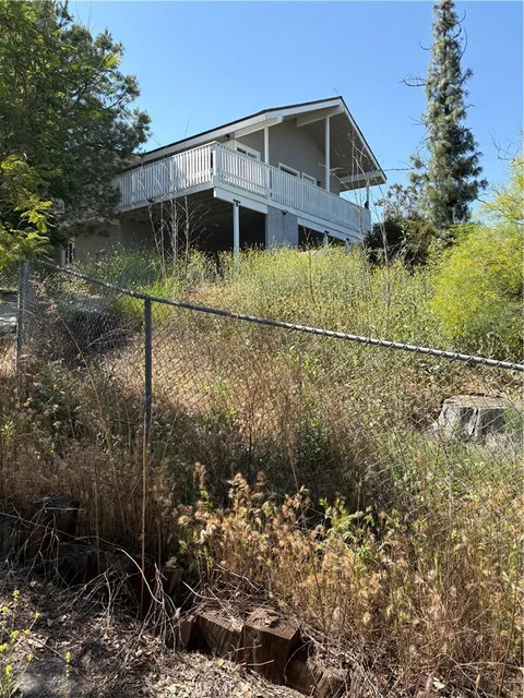 22555 Fern Ann Falls Road, Chatsworth, CA MLS: SR25112459