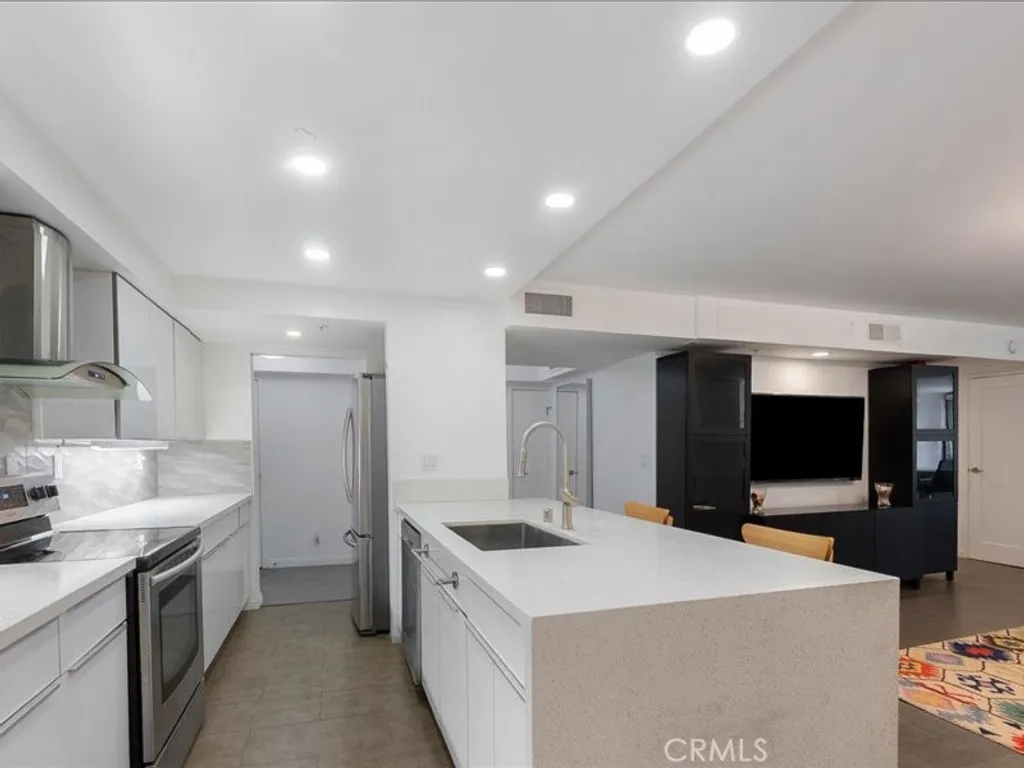 Additional image 16 of 10660 Wilshire Boulevard Unit 302, Los Angeles, CA 90024