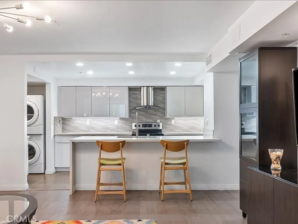 Additional image 15 of 10660 Wilshire Boulevard Unit 302, Los Angeles, CA 90024