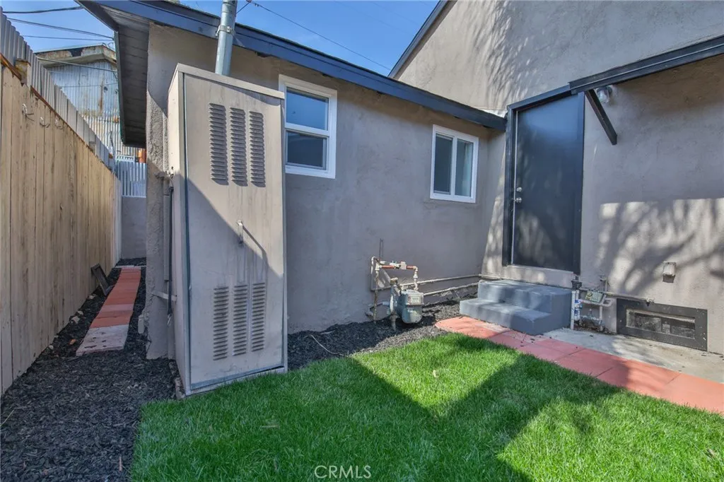 Additional image 26 of 1712 E 57th St, Los Angeles, CA 90058