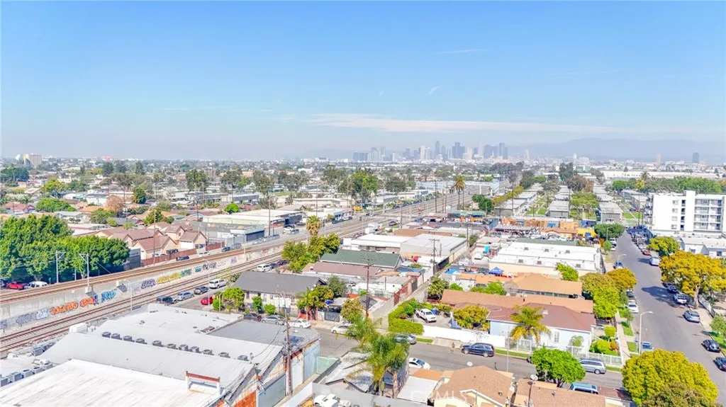 Additional image 31 of 1712 E 57th St, Los Angeles, CA 90058