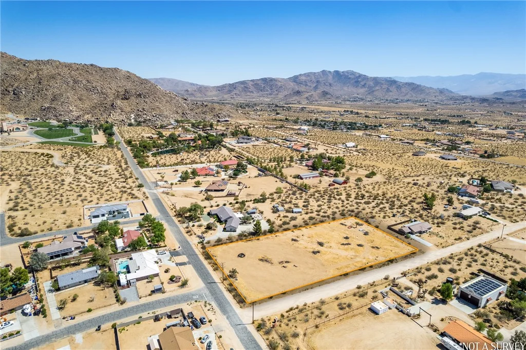 23595 Waalew Road, Apple Valley, CA 92307