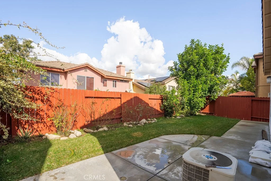 2037 Pine Hurst Ln, Hawthorne, CA 90250