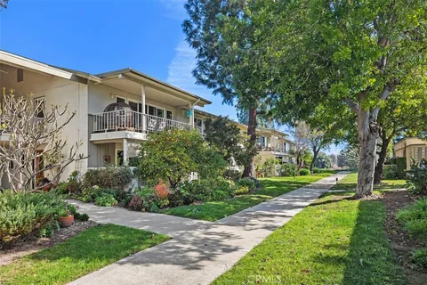 15 Via Castilla Unit Q, Laguna Woods, CA MLS: OC25039304