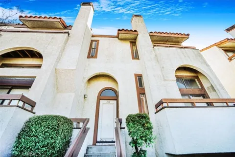 866 W Alondra Boulevard, Compton, CA MLS: WS25055161