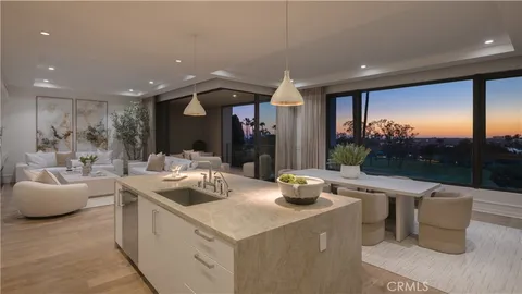 1315 Santa Barbara Drive, Newport Beach, CA MLS: NP25075616