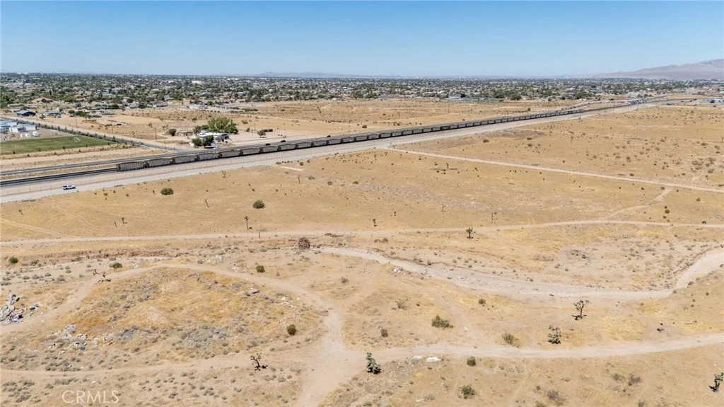 E Santa Fe, Hesperia, CA 92345 photo 5