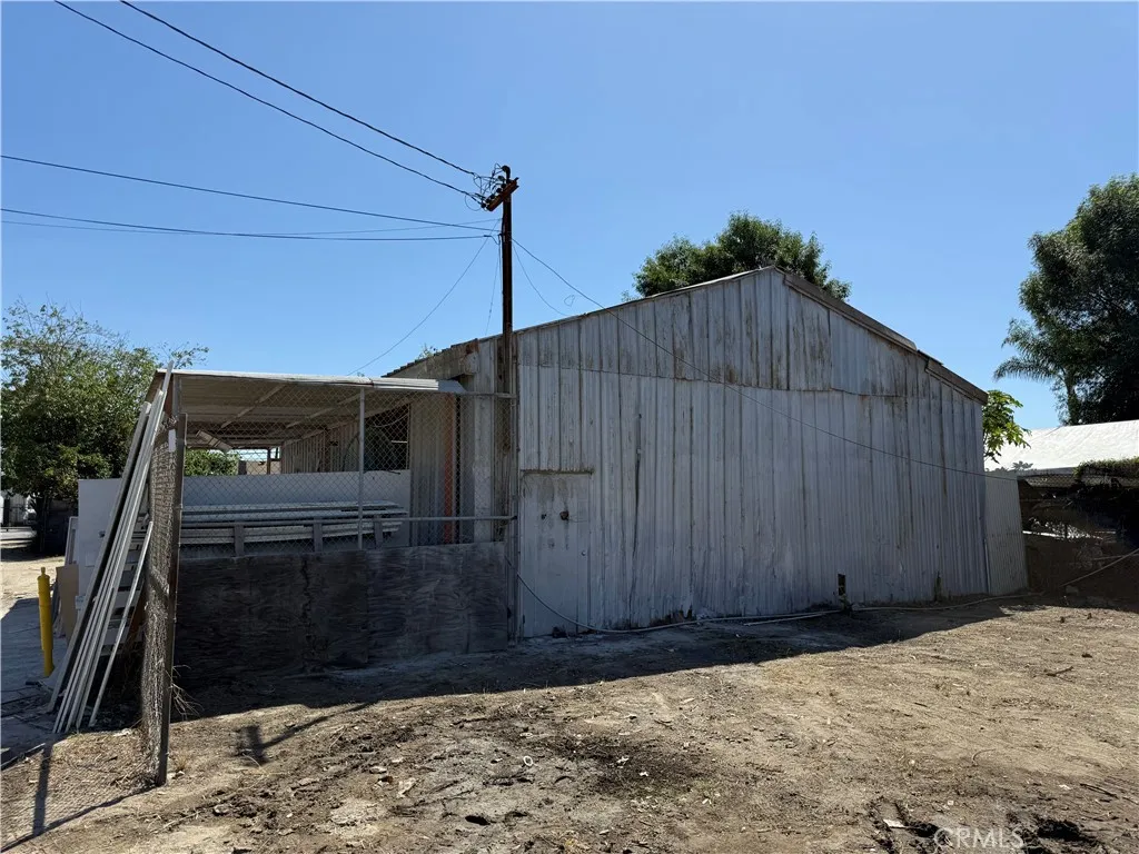 Additional image 18 of 531 E Oaks St, Compton, CA 90221