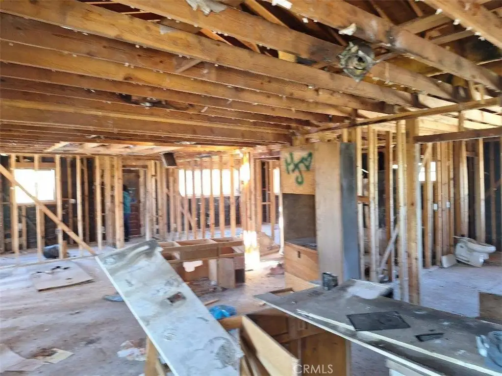 9640 Malpaso Rd, Phelan, CA 92371