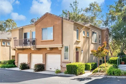 26949 Hillsborough Pkwy Unit 43, Valencia, CA MLS: SR25109089