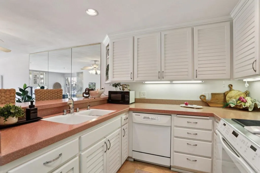 Additional image 88 of 7126 Marina Pacifica Drive N, Long Beach, CA 90803