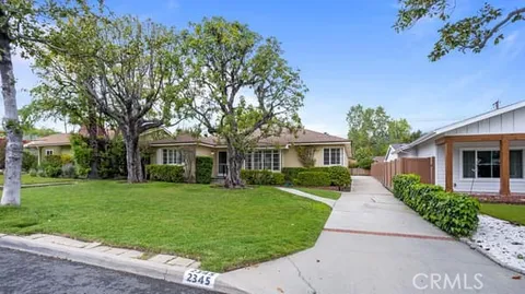 2345 E Woodlyn Road, Pasadena, CA 91104 - MLS#: AR25073138
